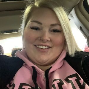 Meet your Posher, Felicia